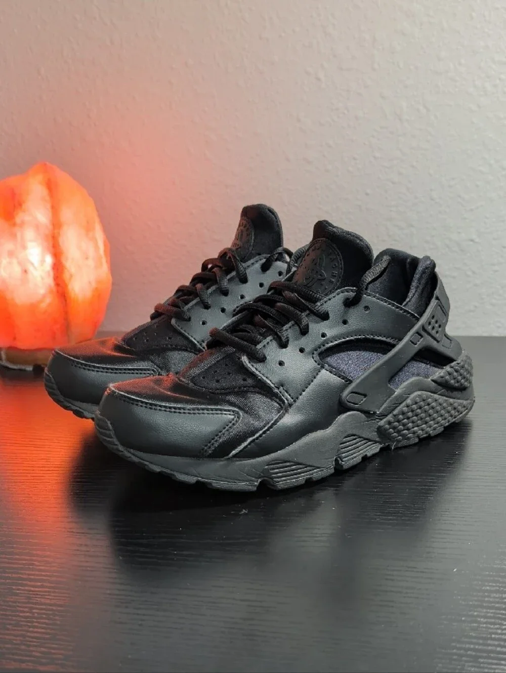 Nike Women’s Air Huarache Run Triple Black Size 8 Sneakers 634835-012